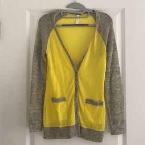 Soft and light yellow cardigan
